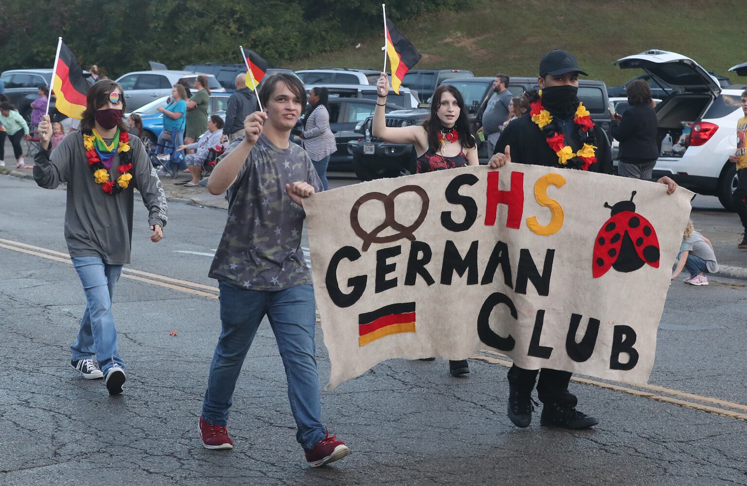 100821 Homecoming Parade SNS