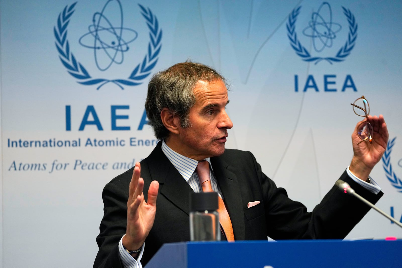 Rafael Mariano Grossi, the director-general of the International Atomic Energy Agency, speaks to journalists attending a weeklong seminar at the agency in Vienna, Austria, Wednesday, May 28, 2025. (AP Photo/Jon Gambrell)