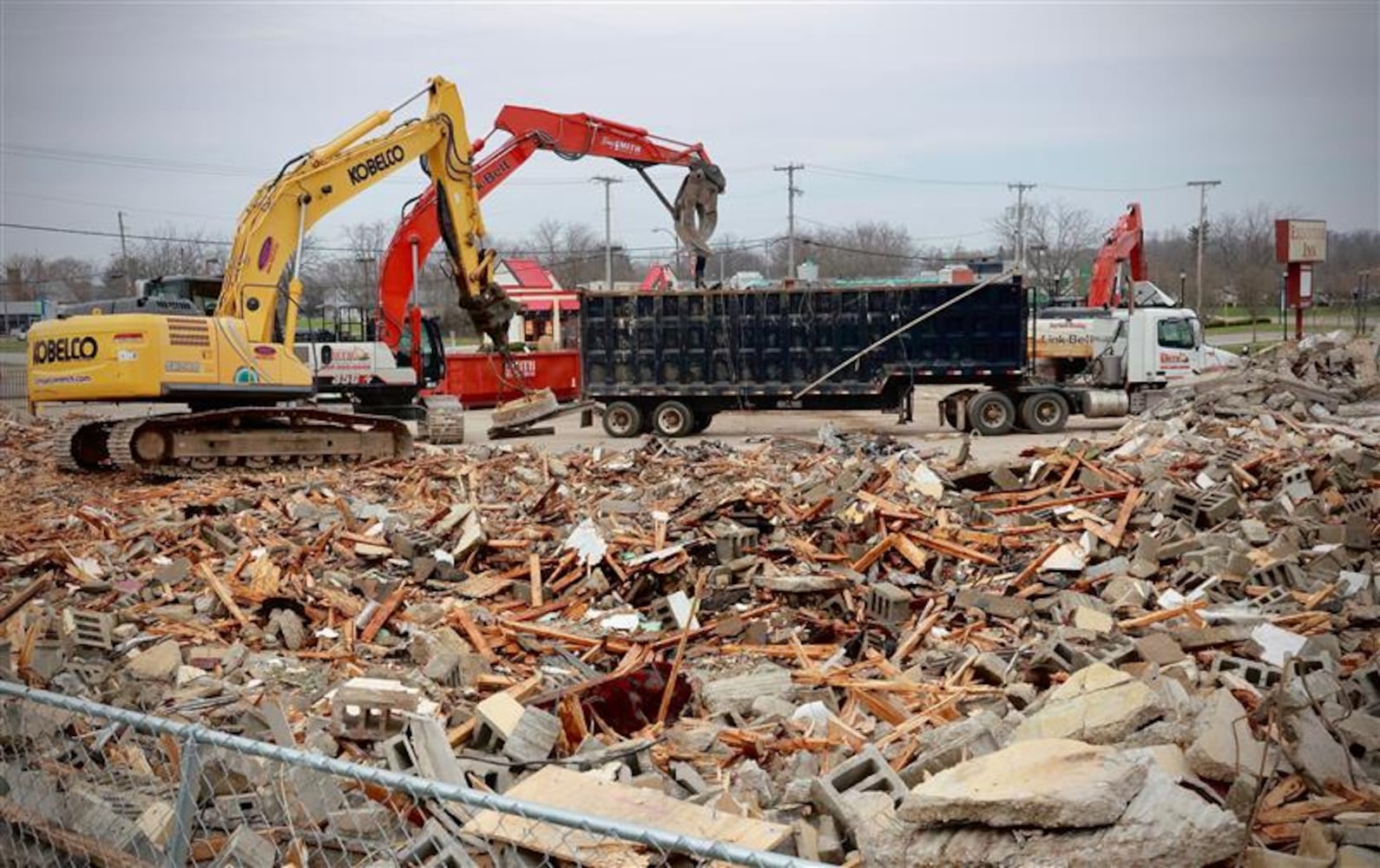 Springfield Executive Inn demolished