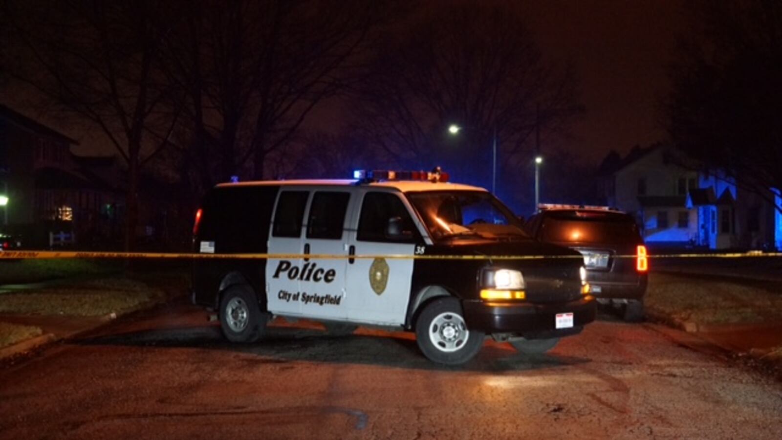 Springfield police investigate a double shooting, in which one man was killed, early Saturday, March 18, 2017, in the 500 block of Clairmont Avenue. The death marks the city’s first homicide of the year. JORDYN HUFFMAN / STAFF