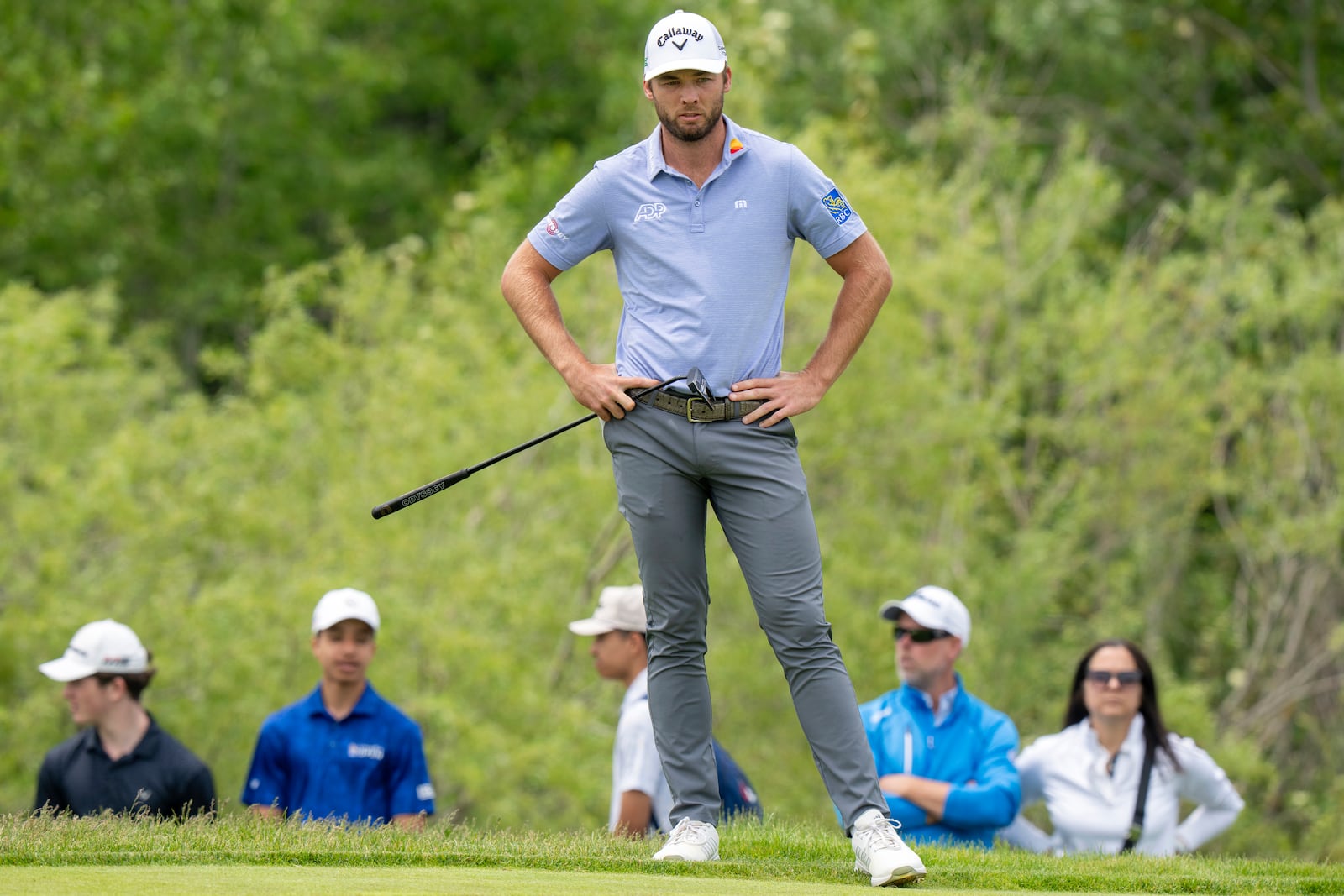 Sam Burns looks at his putt on the 6th hole in the final round of the Canadian Open golf tournament in Caledon, Ontario, Sunday, June 8, 2025. (Frank Gunn/The Canadian Press via AP)