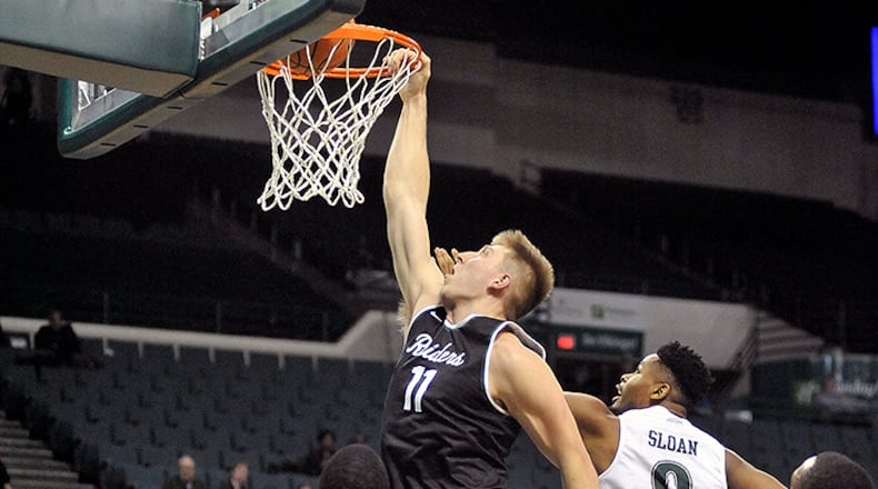 Loudon Love scores on a tip in during Thursday night’s 77-74 loss at Cleveland State. JAY MORRISON/STAFF