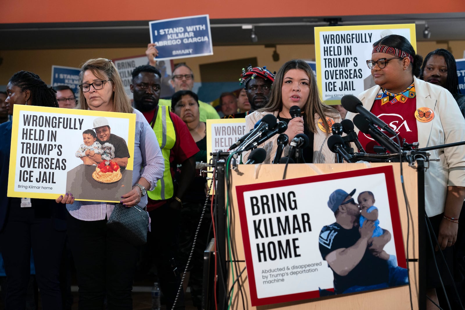 Jennifer Vasquez Sura, the wife of Kilmar Abrego Garcia of Maryland, who was mistakenly deported to El Salvador, speaks during a news conference at CASA's Multicultural Center in Hyattsville, Md., Friday, April 4, 2025. (AP Photo/Jose Luis Magana)