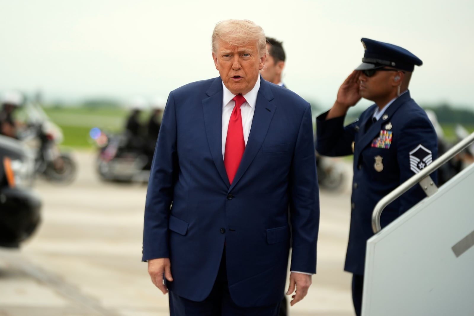 President Donald Trump arrives at Hagerstown Regional Airport, in Hagerstown, Md., on his way to Camp David, Md., Sunday, June 8, 2025. (AP Photo/Manuel Balce Ceneta)