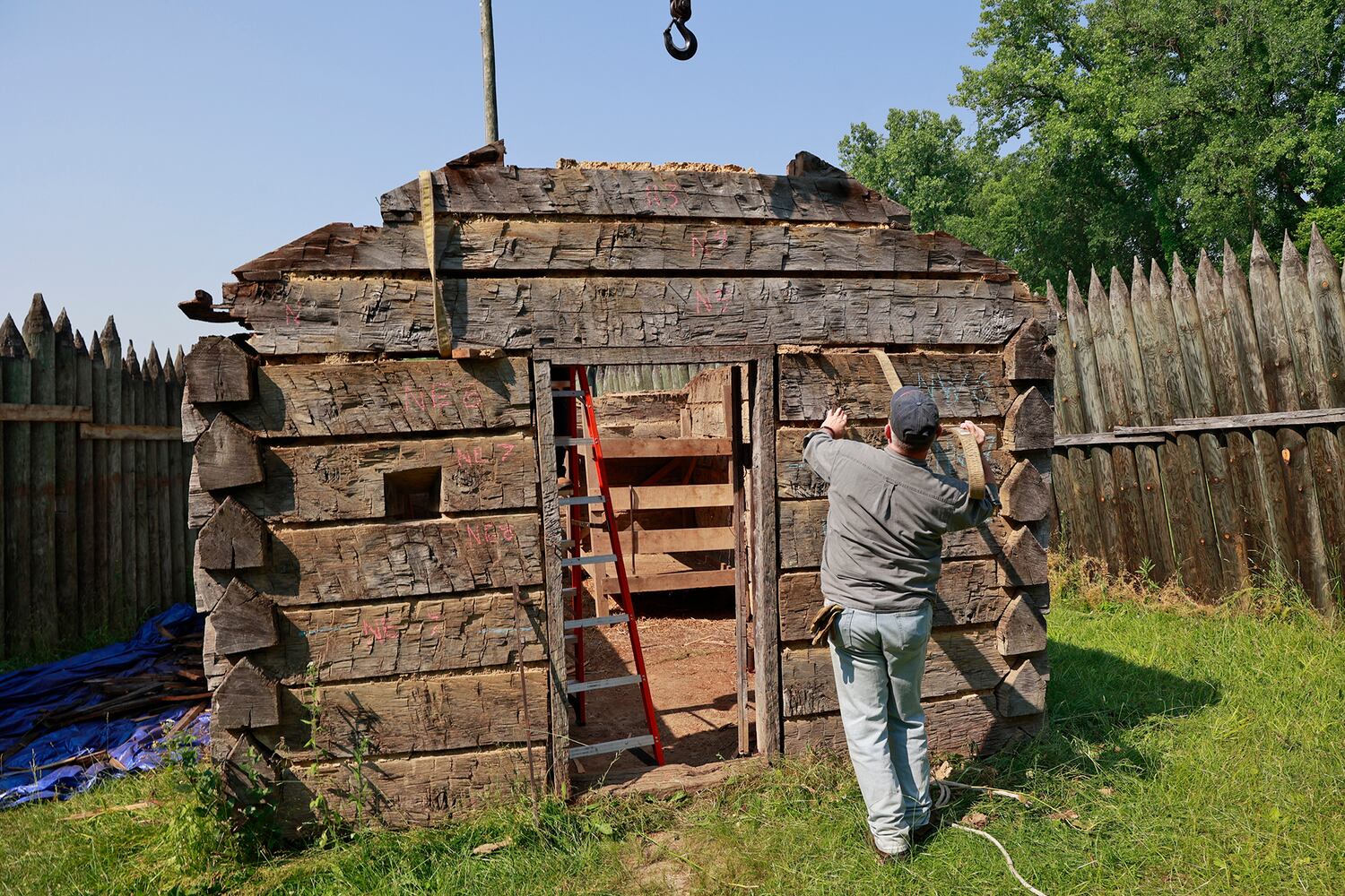 Log Cabin SNS