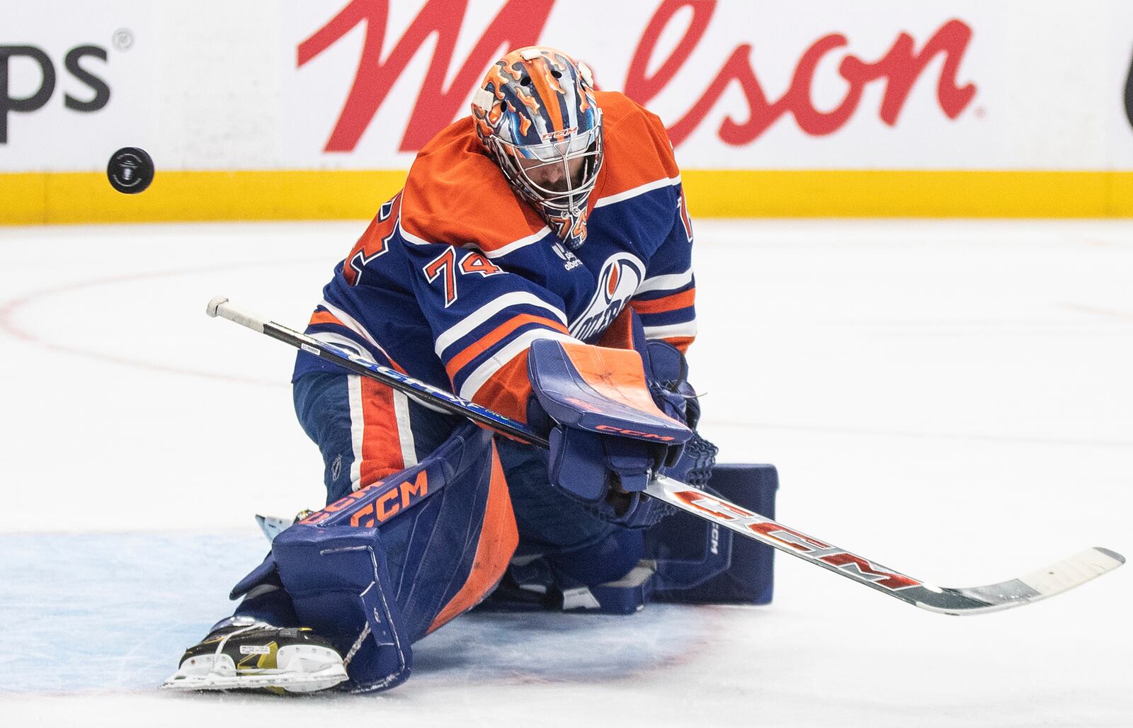 Edmonton Oilers goalie Stuart Skinner (74) makes a save against the Dallas Stars during the first period in Game 4 of the Western Conference finals in the NHL hockey Stanley Cup playoffs in Edmonton, Alberta, Tuesday, May 27, 2025. (Jason Franson/The Canadian Press via AP)