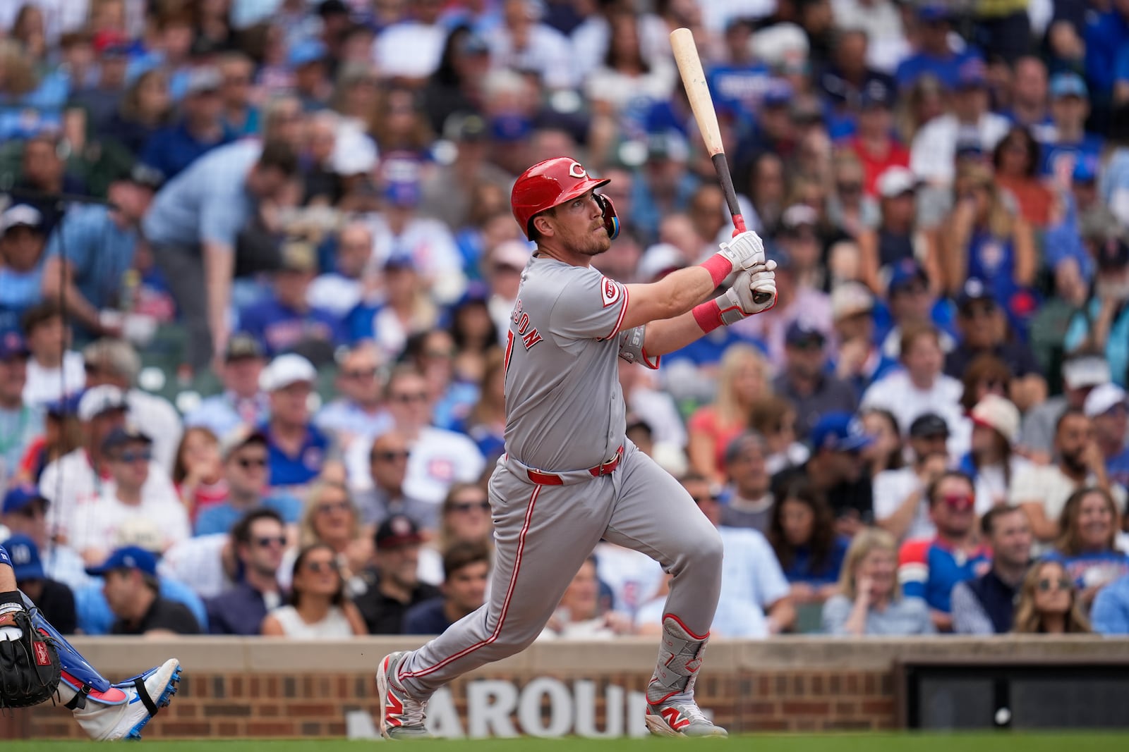 Cincinnati Reds' Tyler Stephenson (37) hits a two-run home run during the fourth inning of a baseball game against the Chicago Cubs, Friday, May 30, 2025, in Chicago. (AP Photo/Erin Hooley)