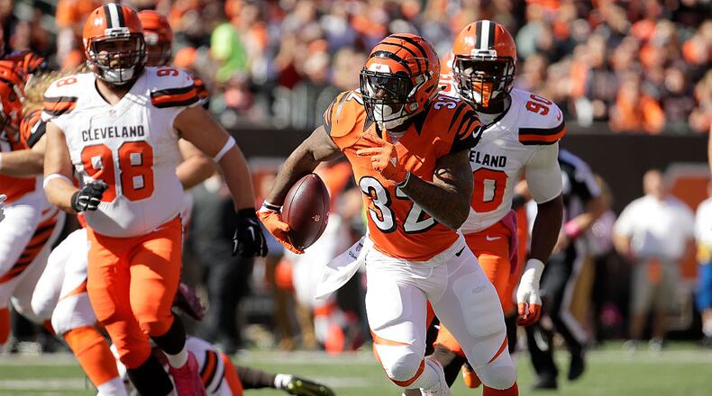 CINCINNATI, OH - OCTOBER 23:  Jeremy Hill #32 of the Cincinnati Bengals carries the ball during the first quarter of the game against the Cleveland Browns at Paul Brown Stadium on October 23, 2016 in Cincinnati, Ohio. (Photo by Andy Lyons/Getty Images)