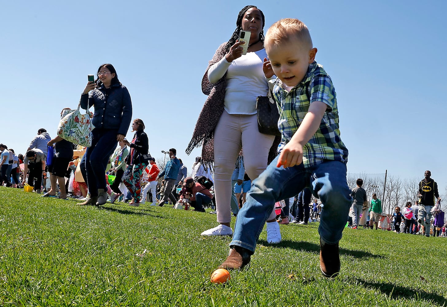 Youngs Egg Hunt SNS