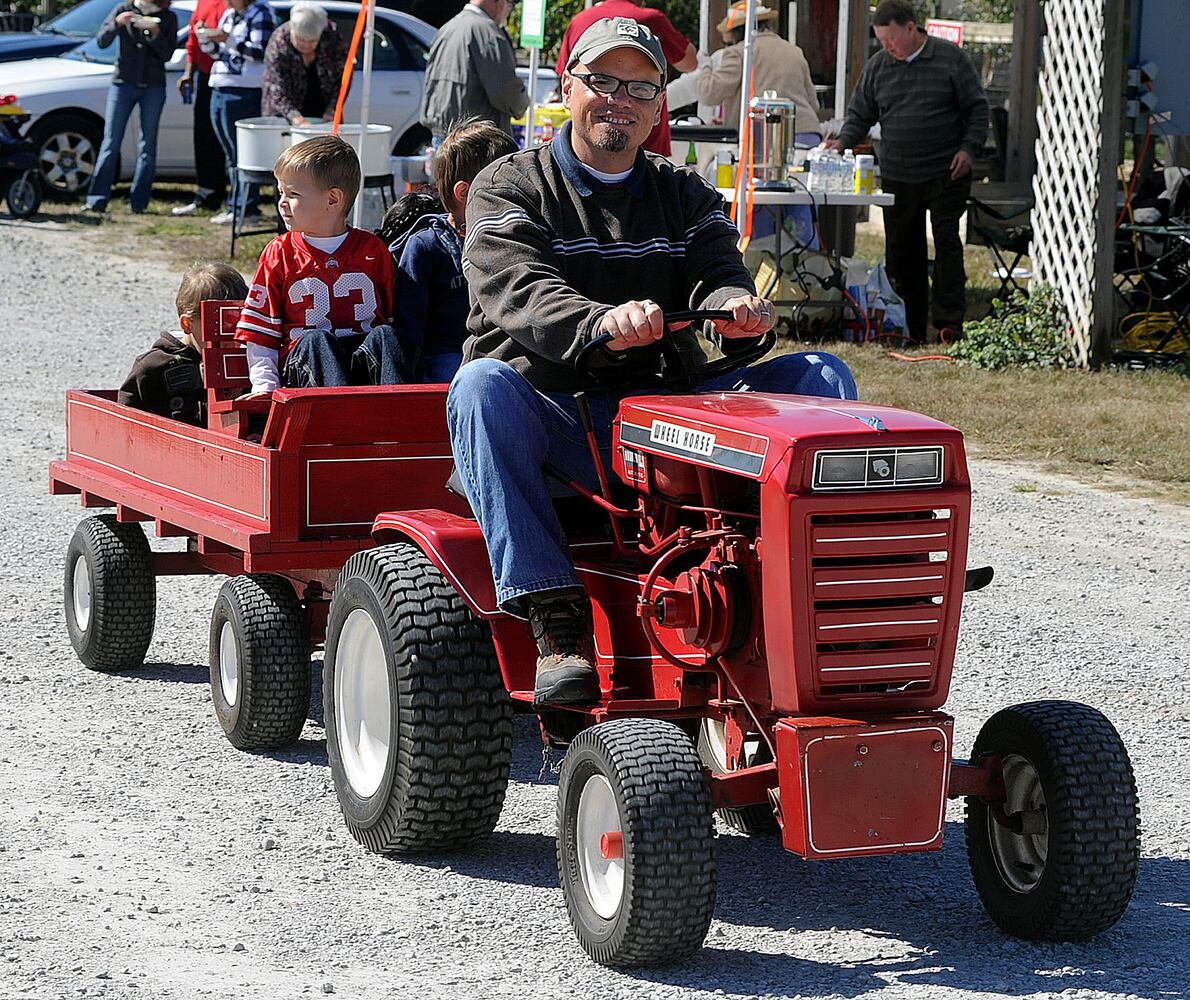 New Carlisle tractor show at Meadow View Growers