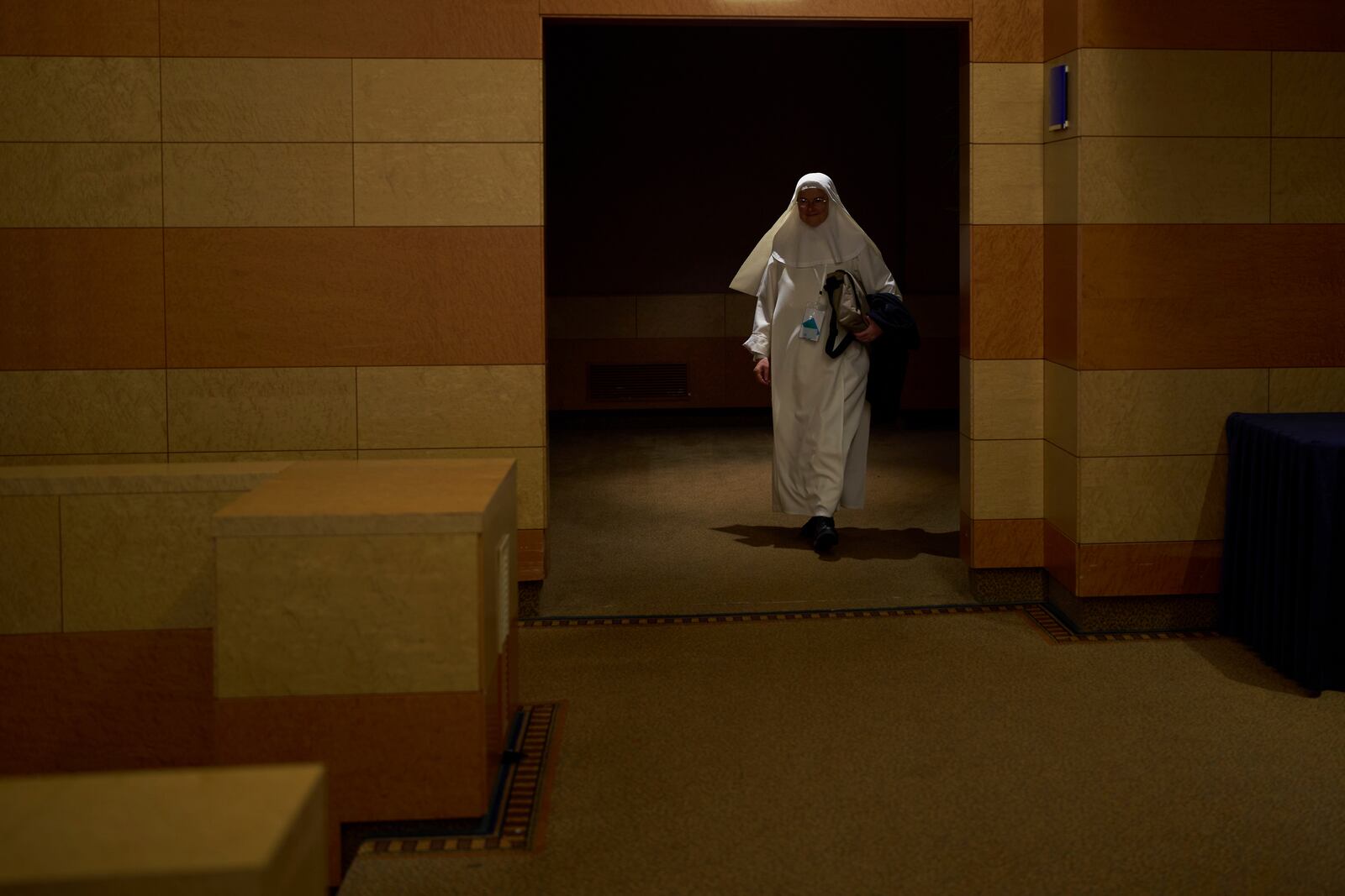 A nun arrives for congress of nearly 900 superiors of the world's female religious orders in Rome, Monday, May 5, 2025. (AP Photo/Alessandra Tarantino)