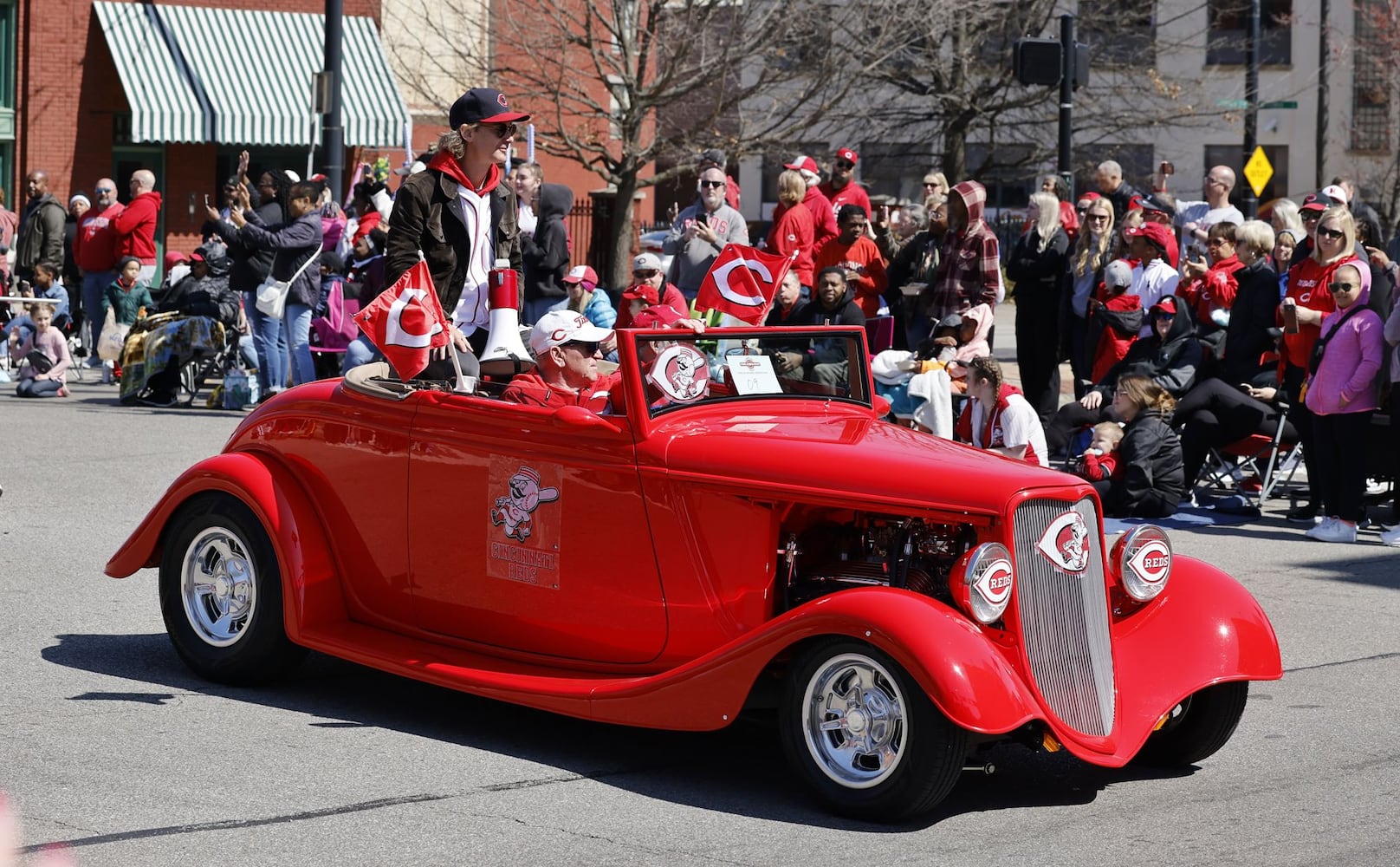 033023 Reds Parade