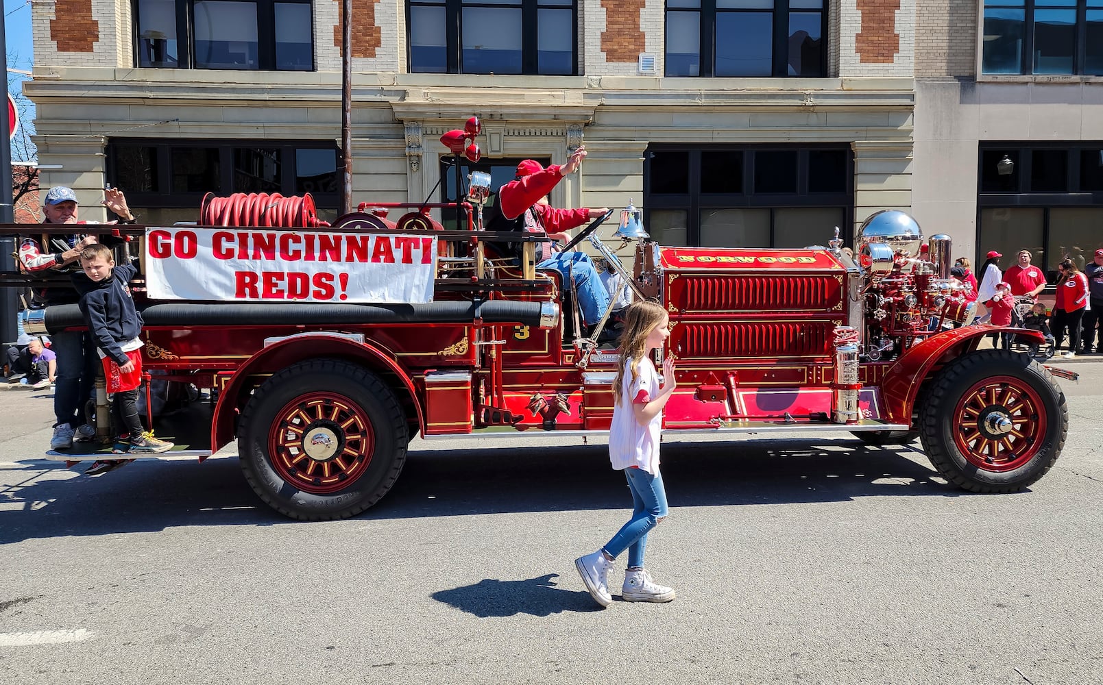033023 Reds Parade
