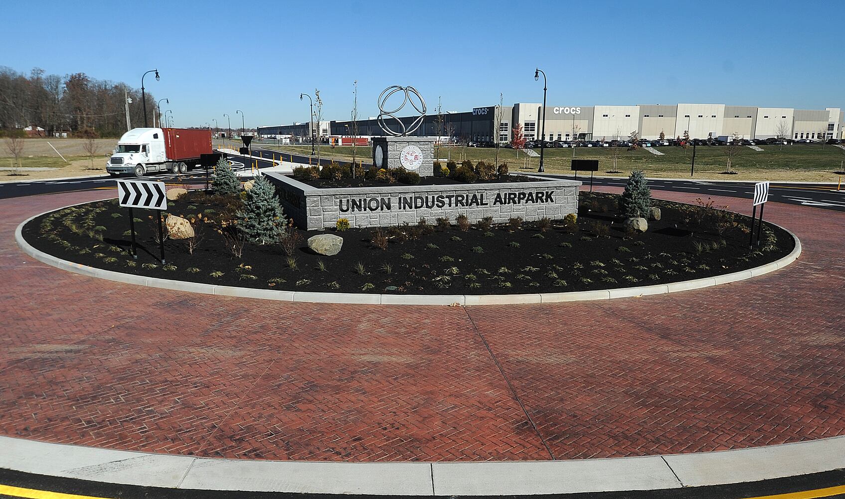 roundabout at Union Airpark Blvd