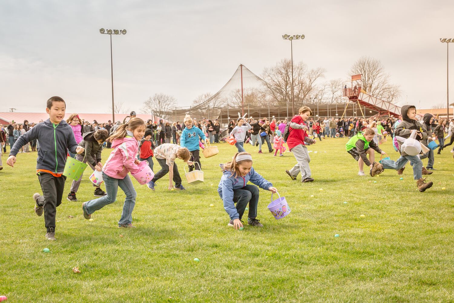 The Easter egg hunt at YoungÕs Jersey Dairy in Yellow Springs, Ohio. (YoungÕs Jersey Dairy via The New York Times)