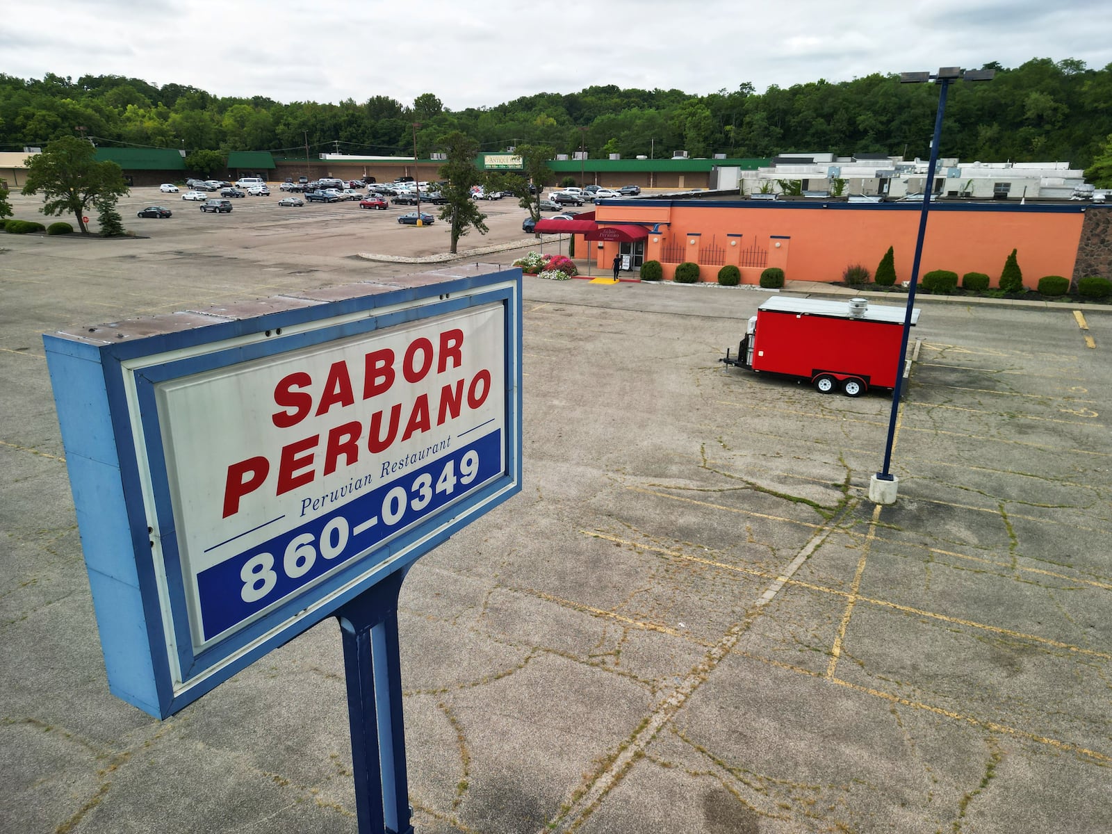 Fairfield Police, along with ICE and the Butler County Sheriff's Office, arrested 34 people during an operation at Sabor Peruano Night Club, 7245 Dixie Highway, on Saturday, Aug. 16, 2025. Five additional people were arrested during traffic stops. Pictured is Sabor Peruano on Thursday afternoon, Aug. 21, 2025. NICK GRAHAM/STAFF
