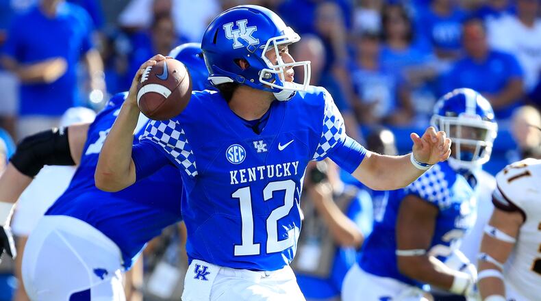 LEXINGTON, KY - SEPTEMBER 01: Gunnar Hoak #12 of the Kentucky Wildcats throws a pass against the Central Michigan Chippewas at Commonwealth Stadium on September 1, 2018 in Lexington, Kentucky. (Photo by Andy Lyons/Getty Images)