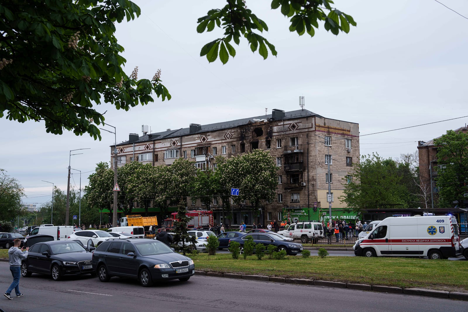 A residential building is seen damaged after a Russian strike in Kyiv, Ukraine, on Wednesday, May 7, 2025. (AP Photo/Evgeniy Maloletka)