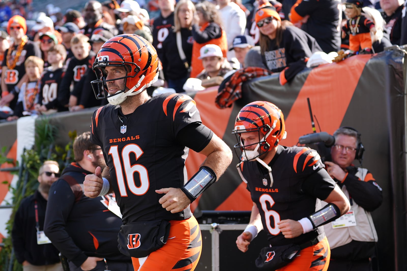 Cincinnati Bengals quarterback Joe Flacco (16) enters the field before an NFL football game against the New York Jets, Sunday, Oct. 26, 2025, in Cincinnati. (AP Photo/Joshua A. Bickel)