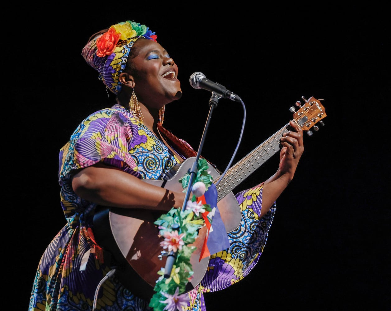 Haitian Group Performs for Children