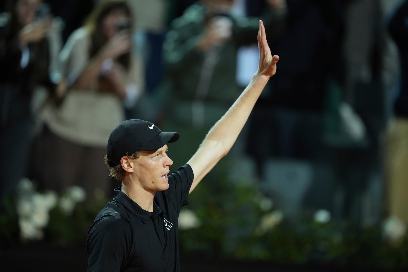 Italy's Jannik Sinner celebrates after winning the semifinal tennis match against Tommy Paul, of the United States, at the Italian Open, in Rome, Friday, May 16, 2025. (AP Photo/Andrew Medichini)