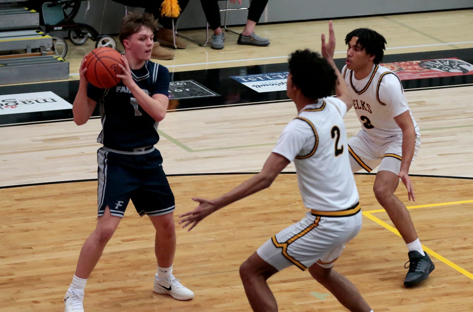 Fairmont Centerville basketball