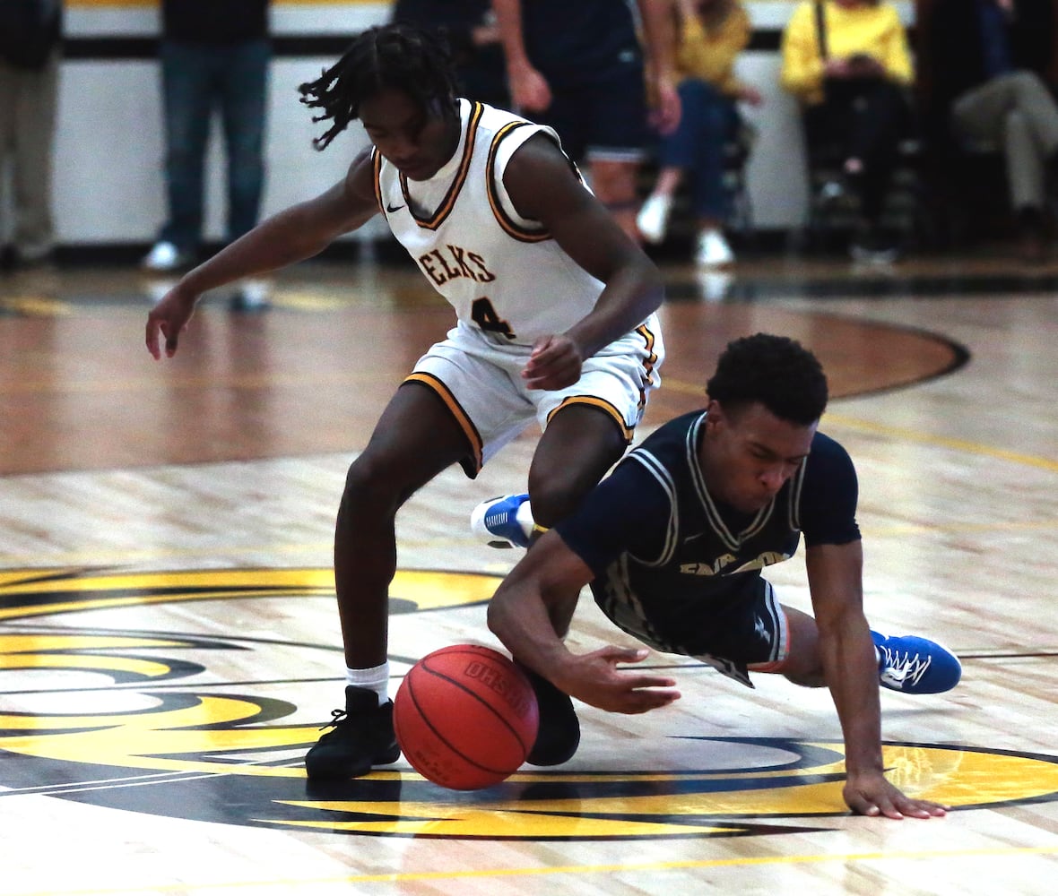 Fairmont Centerville basketball