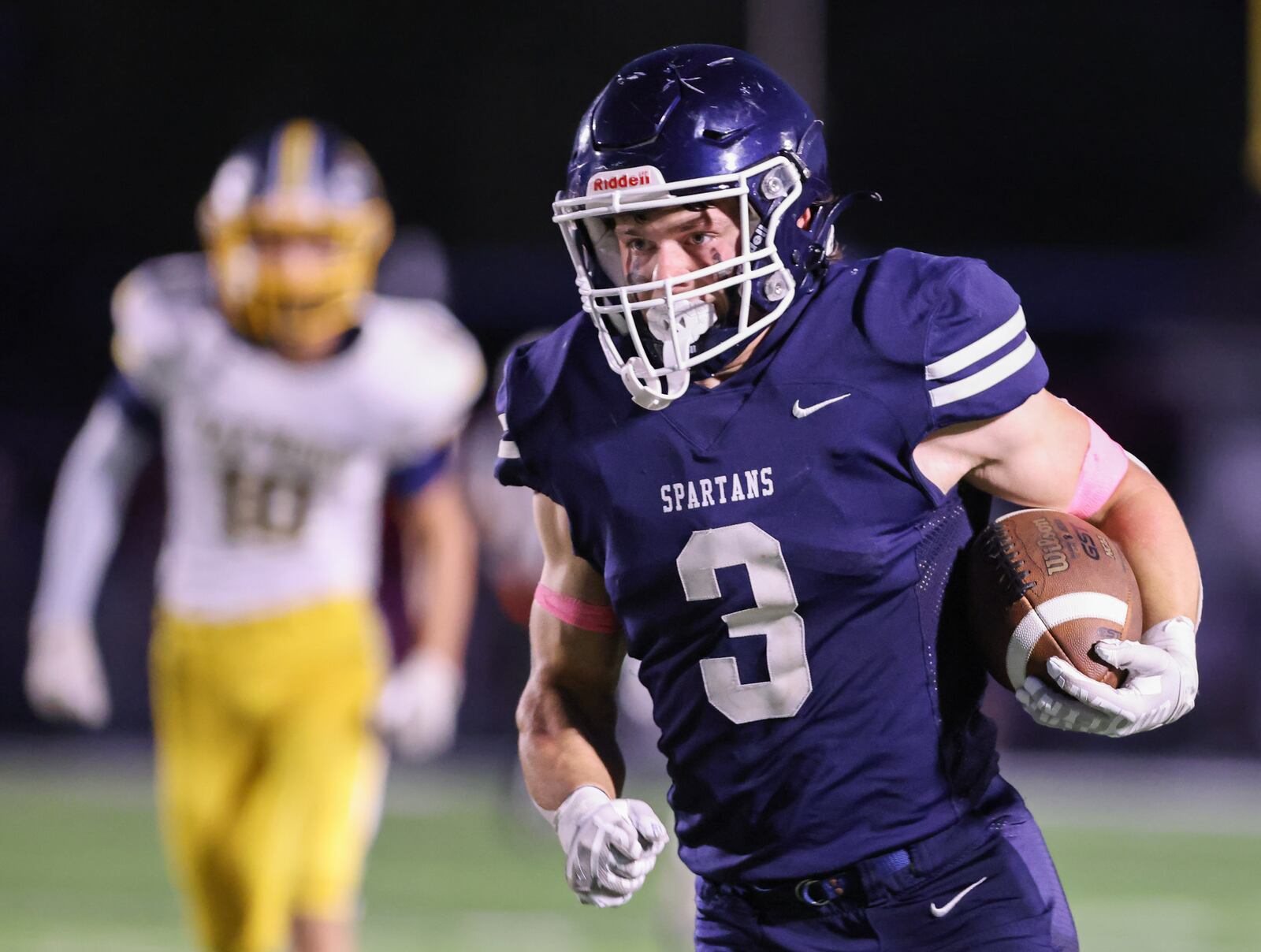 Valley View junior running back Brodie Hopkins runs during a Southwestern Buckeye League game against Oakwood on Friday, Sept. 26 at Niswonger Field. BRYANT BILLING / STAFF