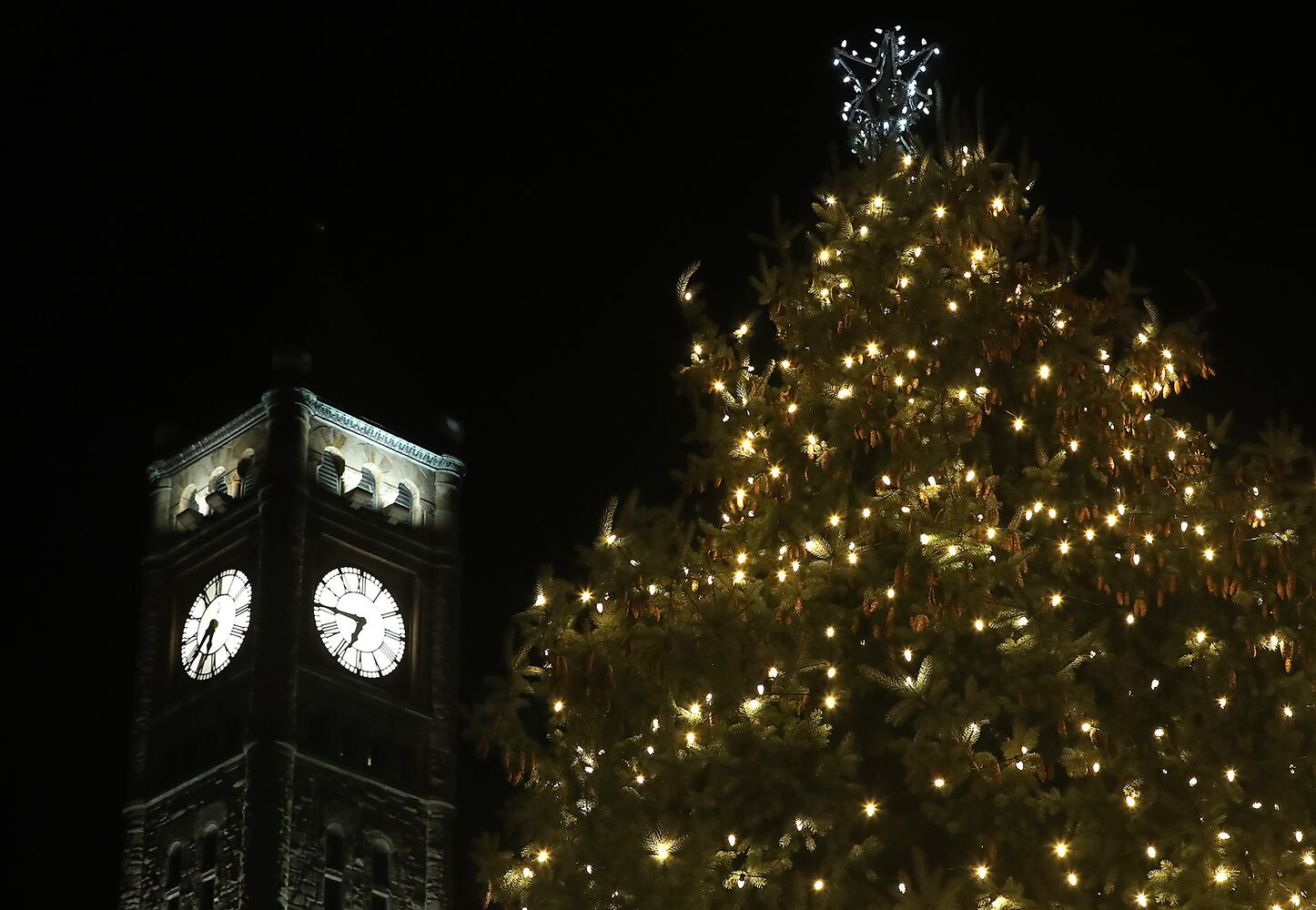 112821 Grand Illumination SNS