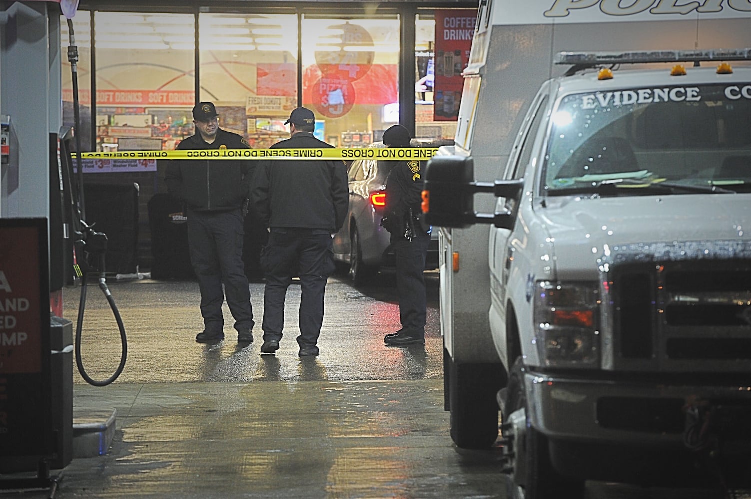 One dead, one in hospital after shooting at Springfield gas station