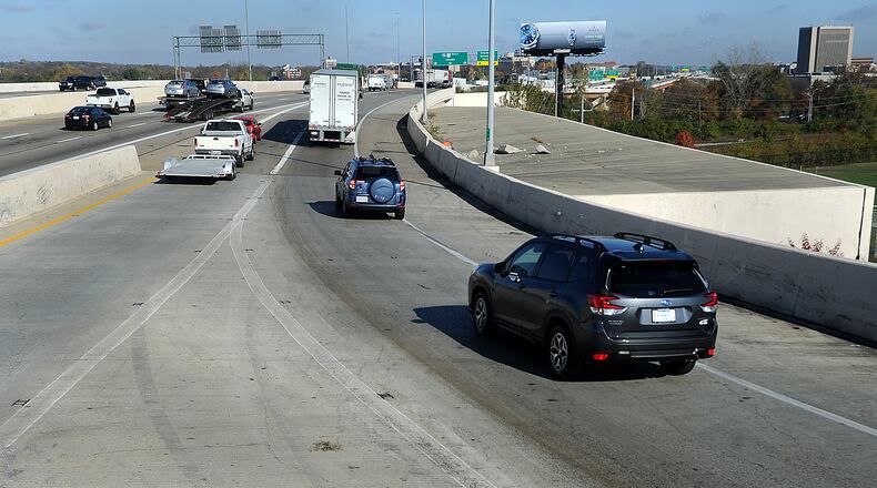 Interstate 75 just north of Washington Street in Dayton ranked 6th on the list of Ohio Department of Transportation's list of crashes on urban freeways for the state. MARSHALL GORBY\STAFF
