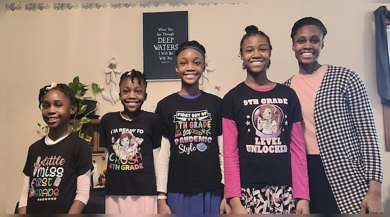 Va’Lynzia, Vivienne, Vanessa, Va’Laurie and Victoria Parris. Contributed