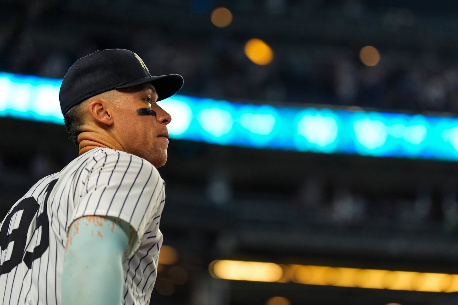 New York Yankees outfielder Aaron Judge walks onto the field during the eighth inning of a baseball game against the Chicago Cubs, Friday, July 11, 2025, in New York. (AP Photo/Yuki Iwamura)