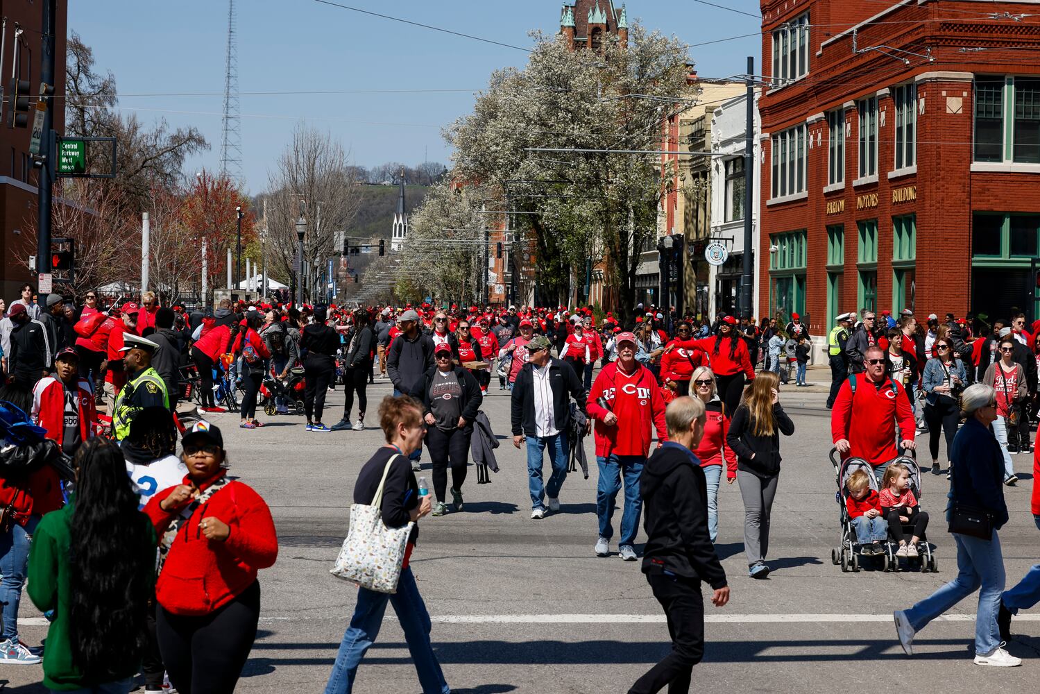 033023 Reds Parade