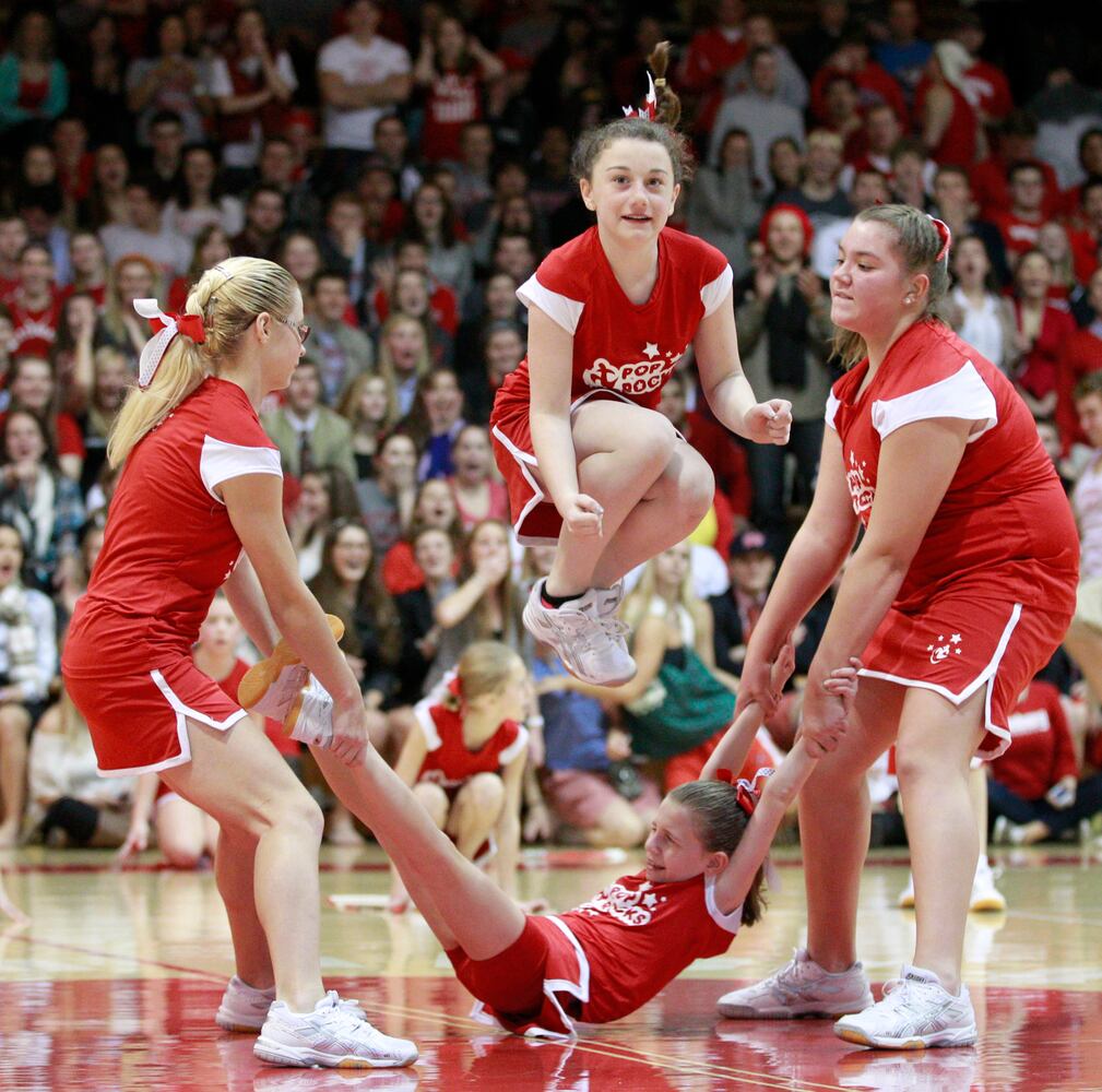Troy Pop Rocks Perform