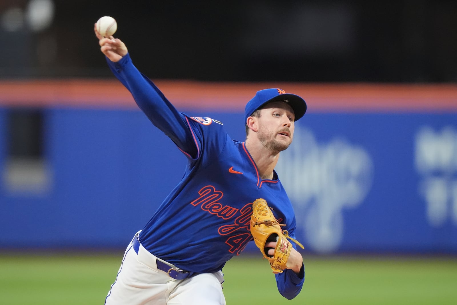 New York Mets' Griffin Canning pitches during the second inning of a baseball game against the Atlanta Braves Thursday, June 26, 2025, in New York. (AP Photo/Frank Franklin II)