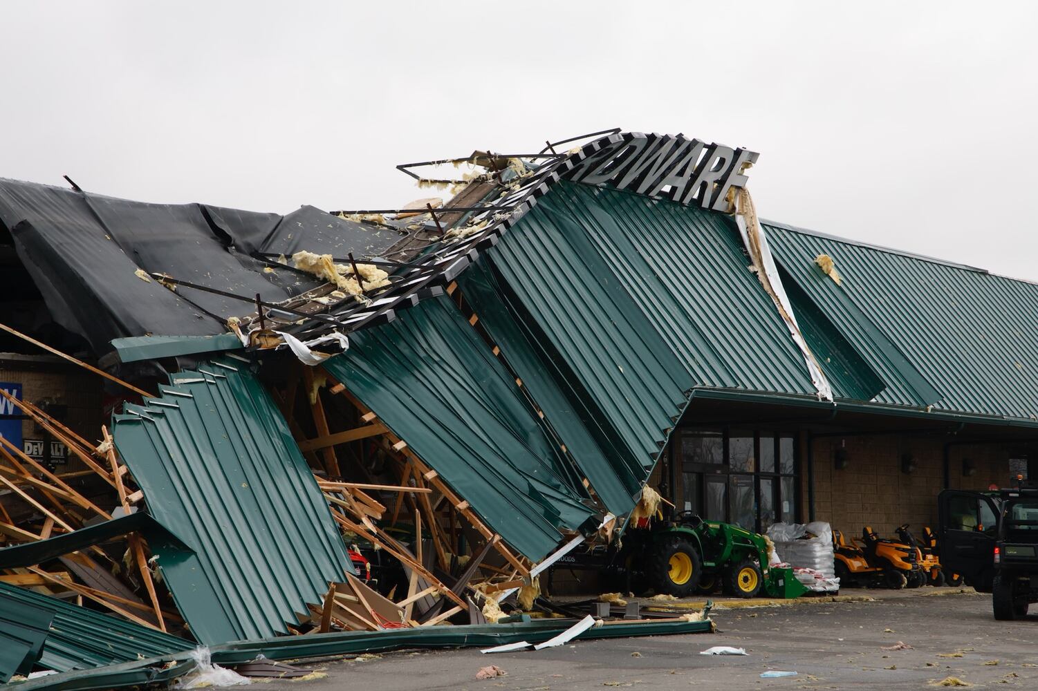 Tornado Damage in Midway