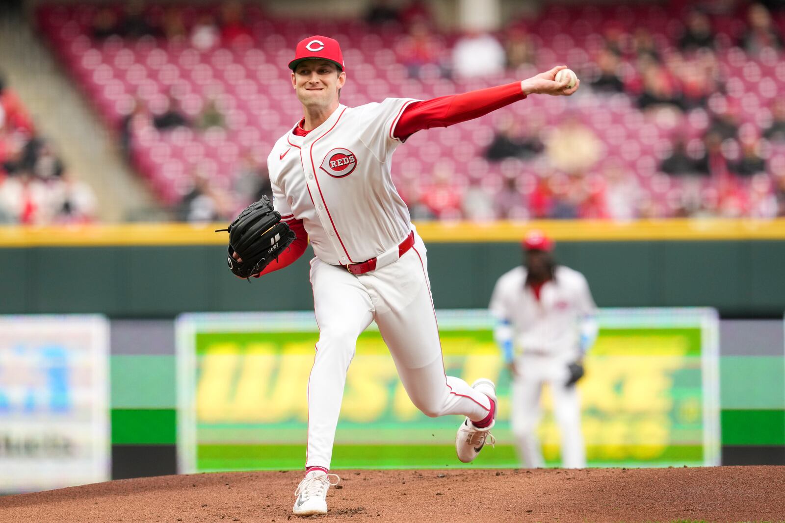 Cincinnati Reds pitcher Nick Lodolo throws during the first inning of a baseball game against the Seattle Mariners, Tuesday, April 15, 2025, in Cincinnati. (AP Photo/Jeff Dean)