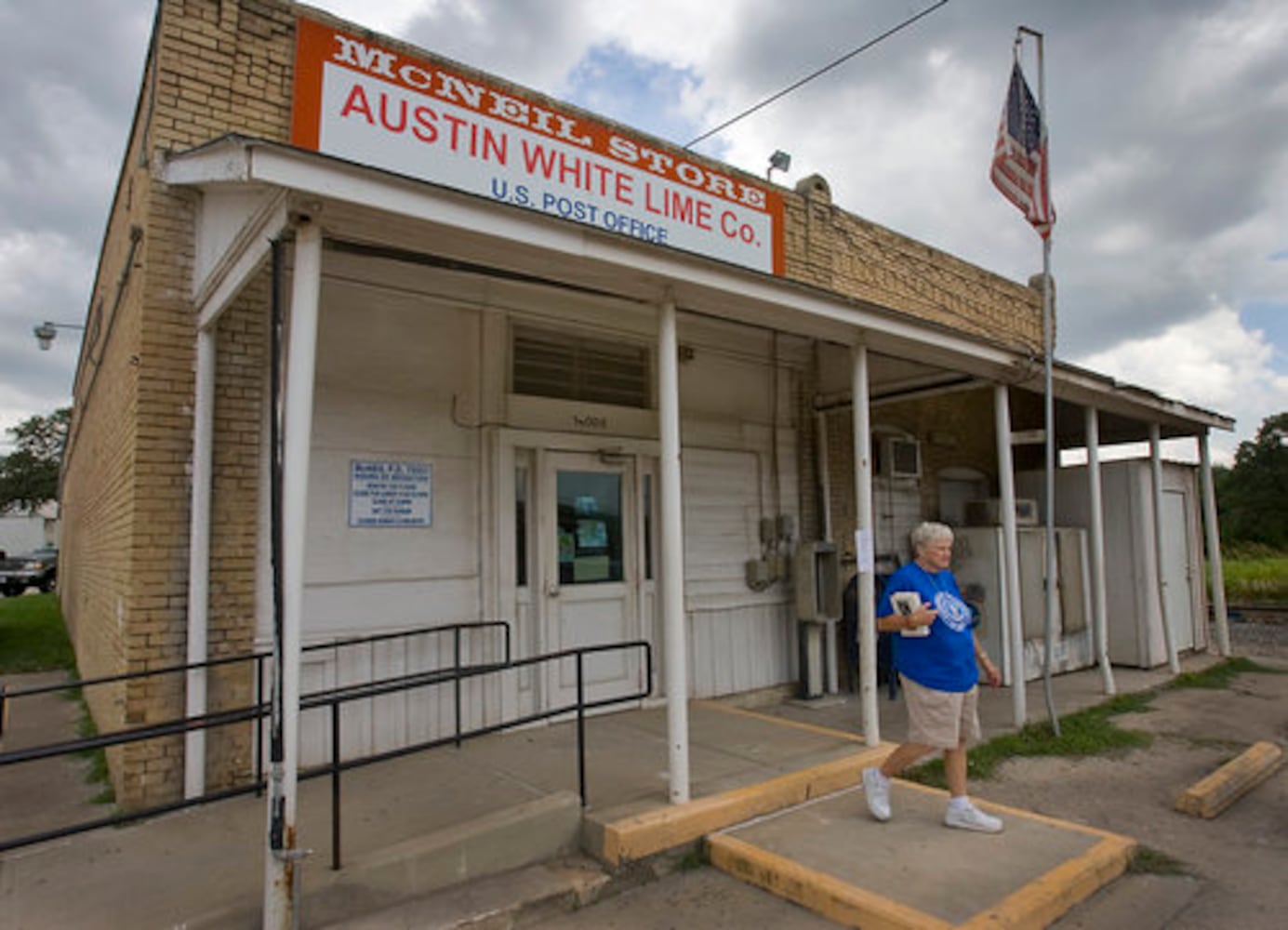 McNeil Post Office, 06.21.10