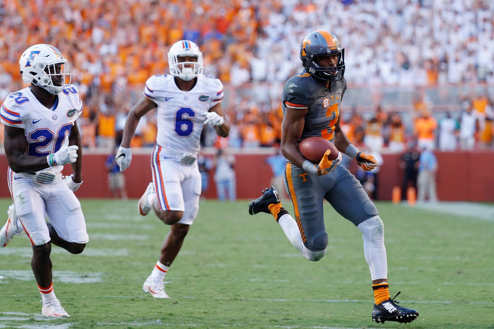 KNOXVILLE, TN - SEPTEMBER 24: Josh Malone #3 of the Tennessee Volunteers runs into the end zone with a 42-yard touchdown reception against the Florida Gators in the fourth quarter at Neyland Stadium on September 24, 2016 in Knoxville, Tennessee. Tennessee defeated Florida 38-28. (Photo by Joe Robbins/Getty Images)