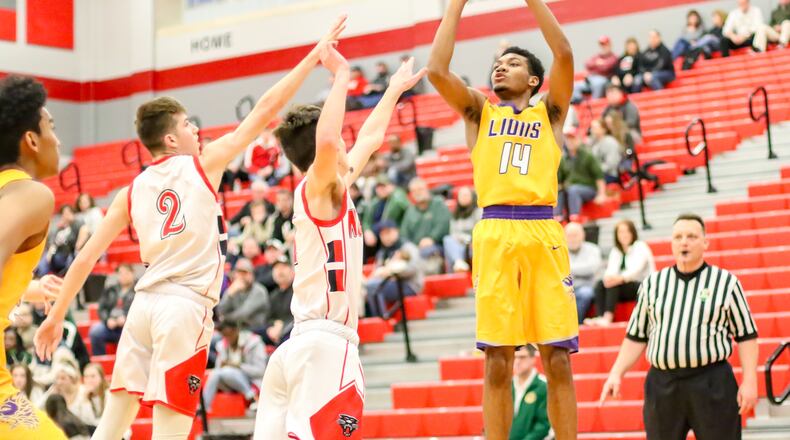 Fred Shropshire takes a shot. Michael Cooper/CONTRIBUTED