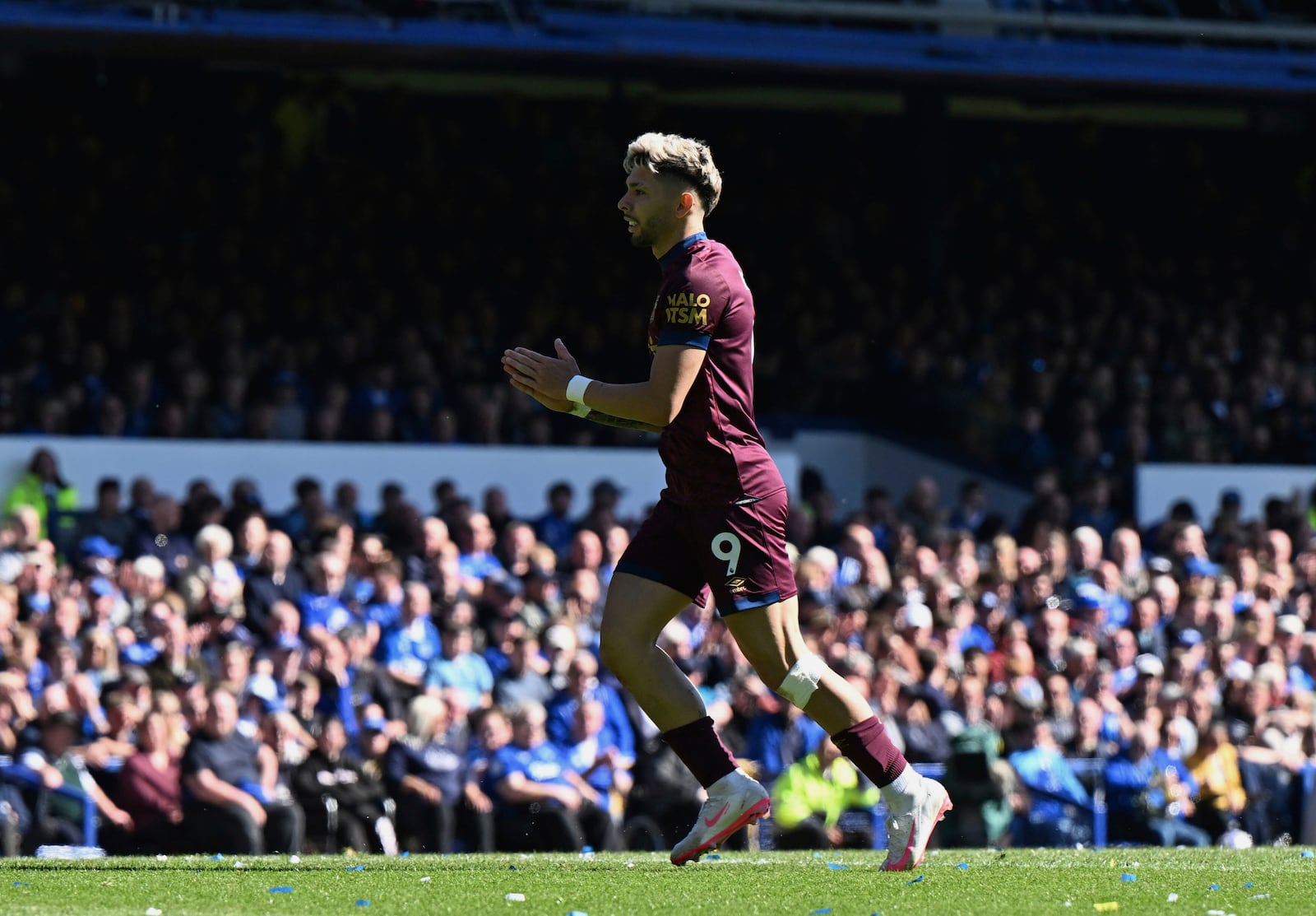 Ipswich Town's Julio Enciso celebrates scoring his side's first goal of the game, during the English Premier League soccer match between Everton and Ipswich Town, at Goodison Park, in Liverpool, England, Saturday May 3, 2025. (Cody Froggatt/PA via AP)