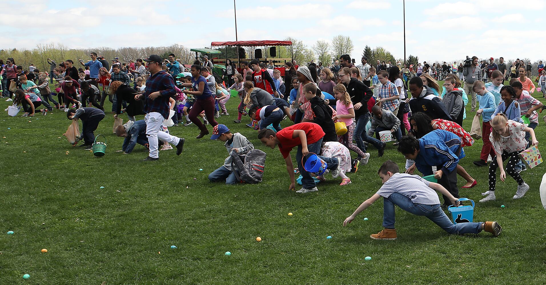 PHOTOS - Young's 37th Annual Easter Egg Hunt