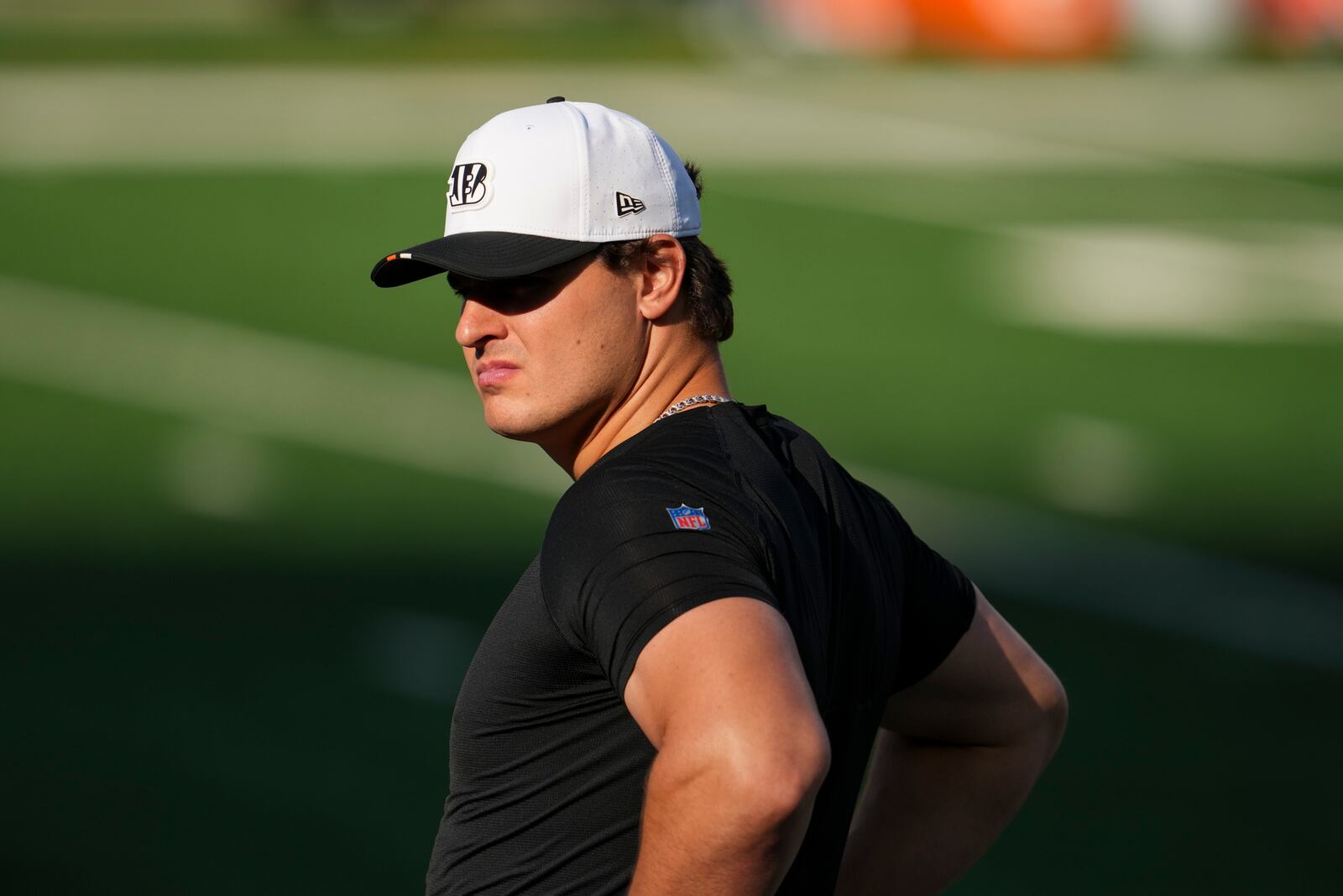 Cincinnati Bengals' Trey Hendrickson looks on during practice at the NFL football team's stadium, Saturday, Aug. 2, 2025, in Cincinnati. (AP Photo/Jeff Dean)