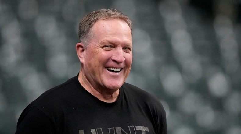 FILE - Milwaukee Brewers manager Pat Murphy watches during batting practice ahead of Game 1 of baseball's National League Championship Series between the Milwaukee Brewers and the Los Angeles Dodgers on Sunday, Oct. 12, 2025, in Milwaukee. (AP Photo/Brynn Anderson, file)