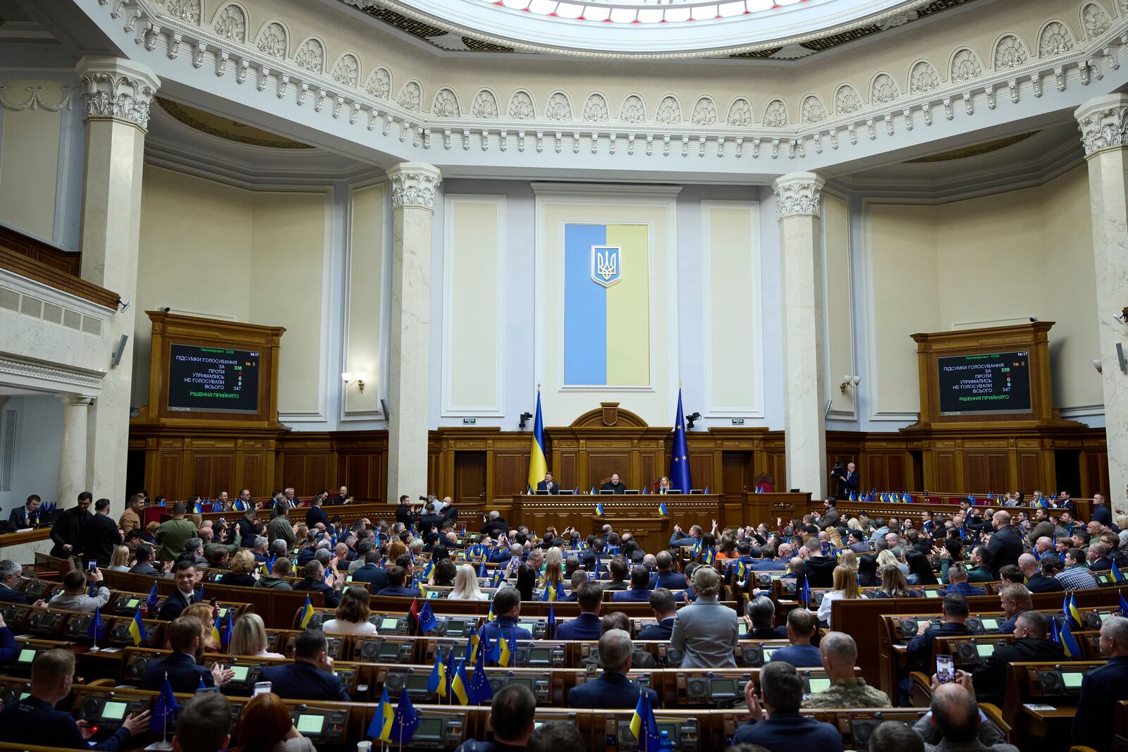 Ukrainian parliamentarians vote for ratification of the Minerals Agreement between Ukraine and United States at Verkhovna Rada in Kyiv, Ukraine, on Thursday, May 8, 2025. (AP Photo/Vadym Sarakhan)