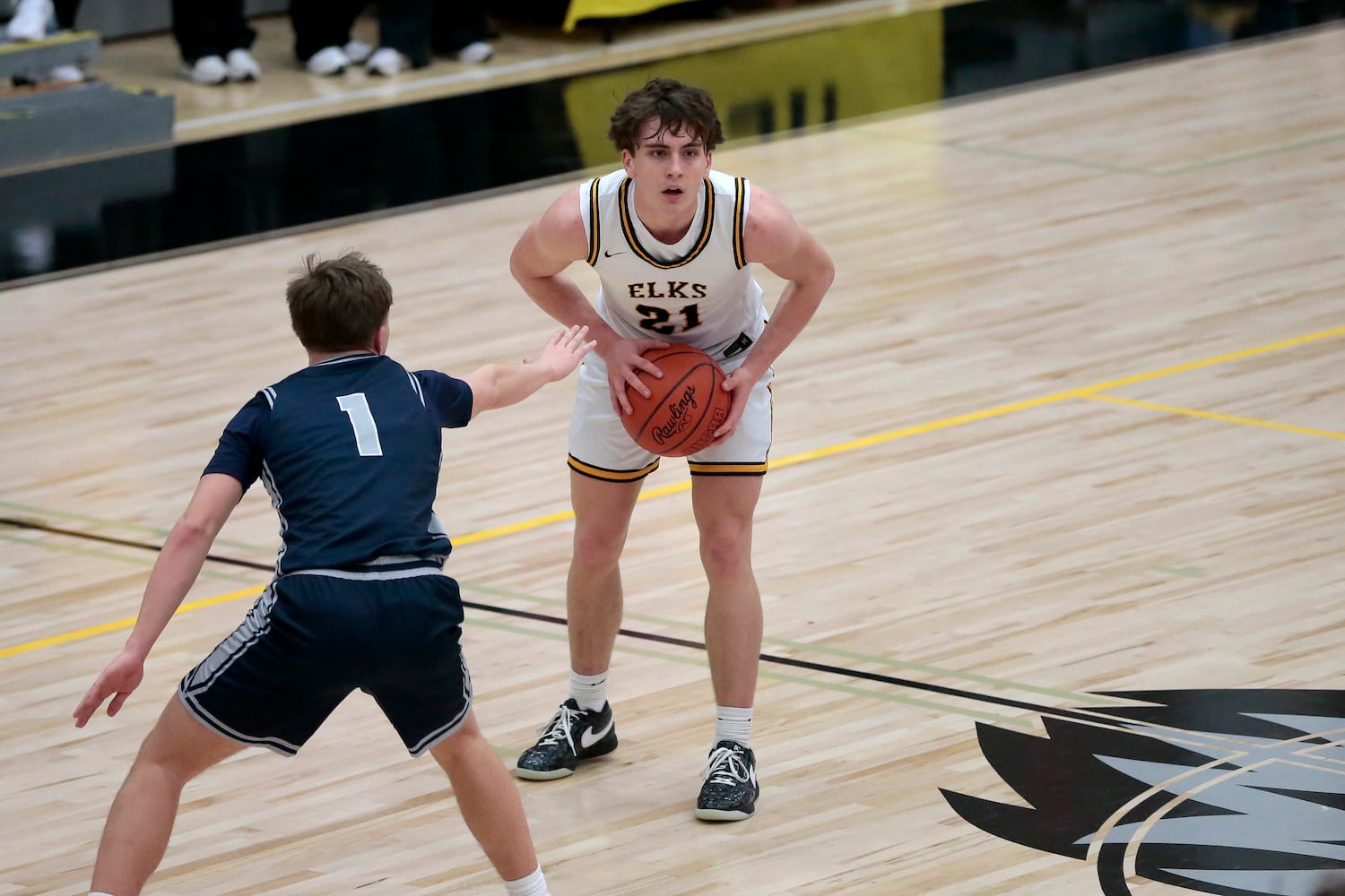 Fairmont Centerville basketball