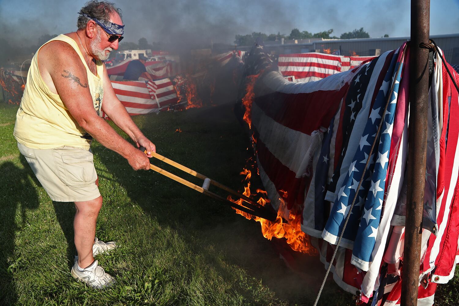 Flag Retirement SNS
