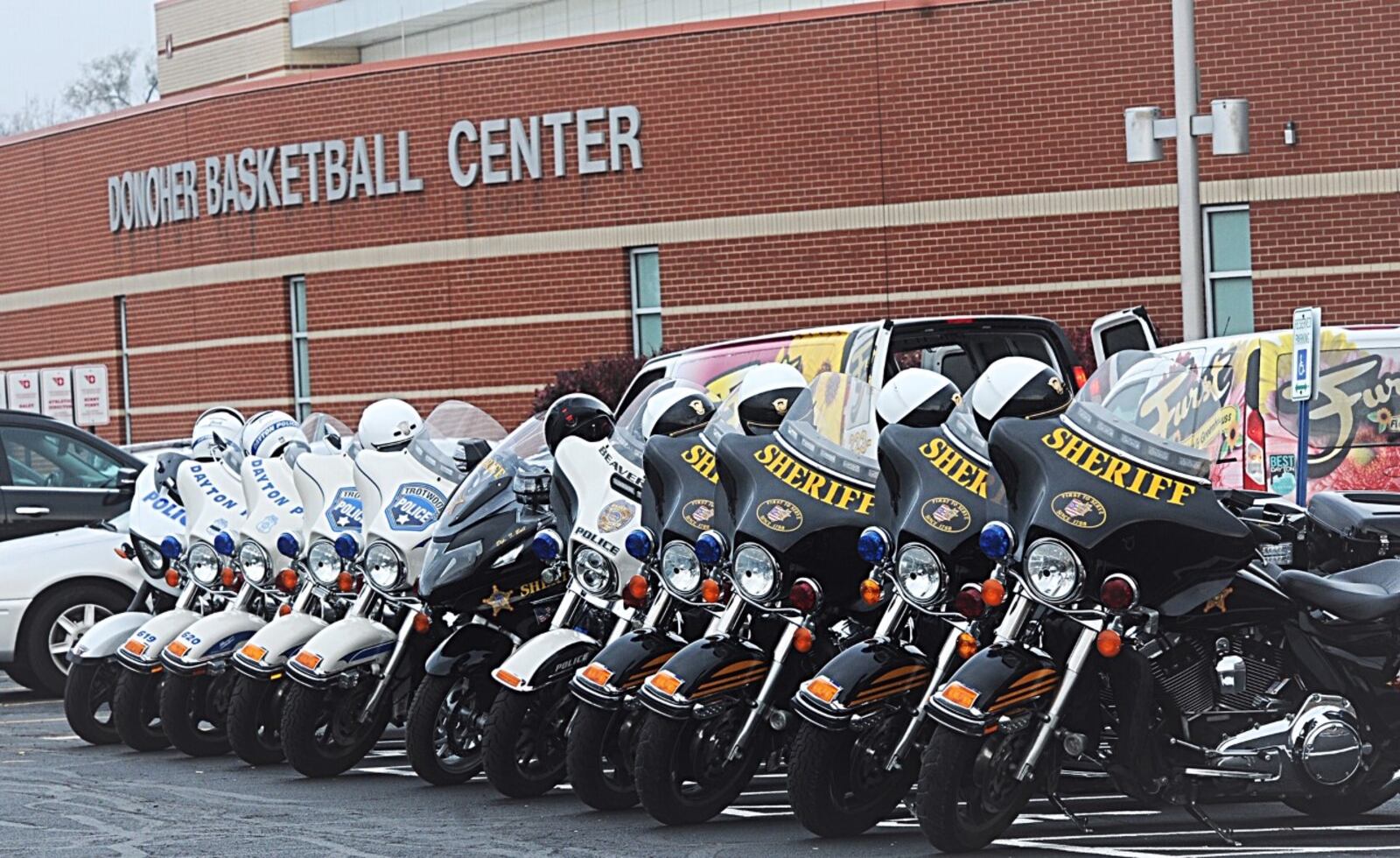 A public memorial service at noon Tuesday will honor the life of slain Dayton Police Detective Jorge Del Rio, and residents are urged to plan for traffic disruptions as a huge law enforcement motorcade will shut several streets in Dayton and the south suburbs.