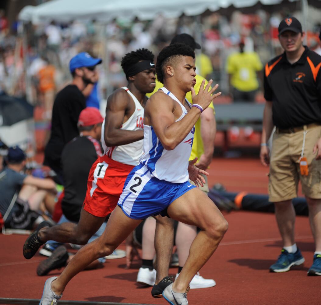 PHOTOS: State track and field, Day 2, D-III running, D-II field